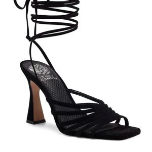 NWOT Size 8 Vince Camuto Strappy Roselian Black Heels